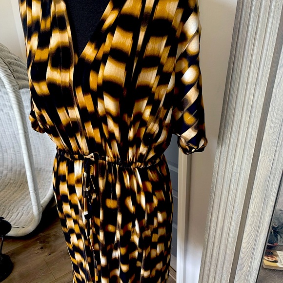 Sexy! Calvin Klein Dress. From Office to “Play”. Great wardrobe staple! - Picture 2 of 7